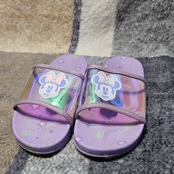 Minnie mouse slippers size 11/12