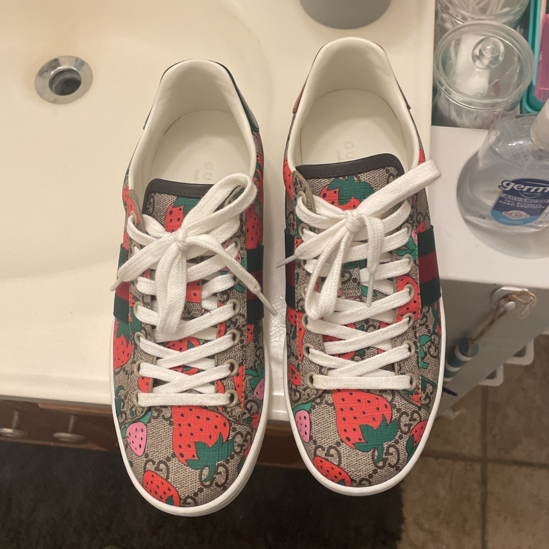 Woman’s Gucci Shoes 