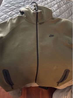 Nike tech