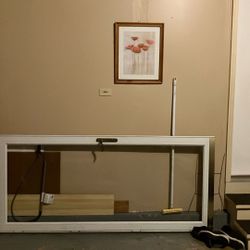 The Door Is White 