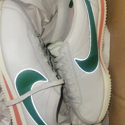 Stranger Things Hawkins High School Nike CORTEZ 2019