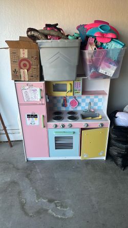 Play Kitchen With Toys