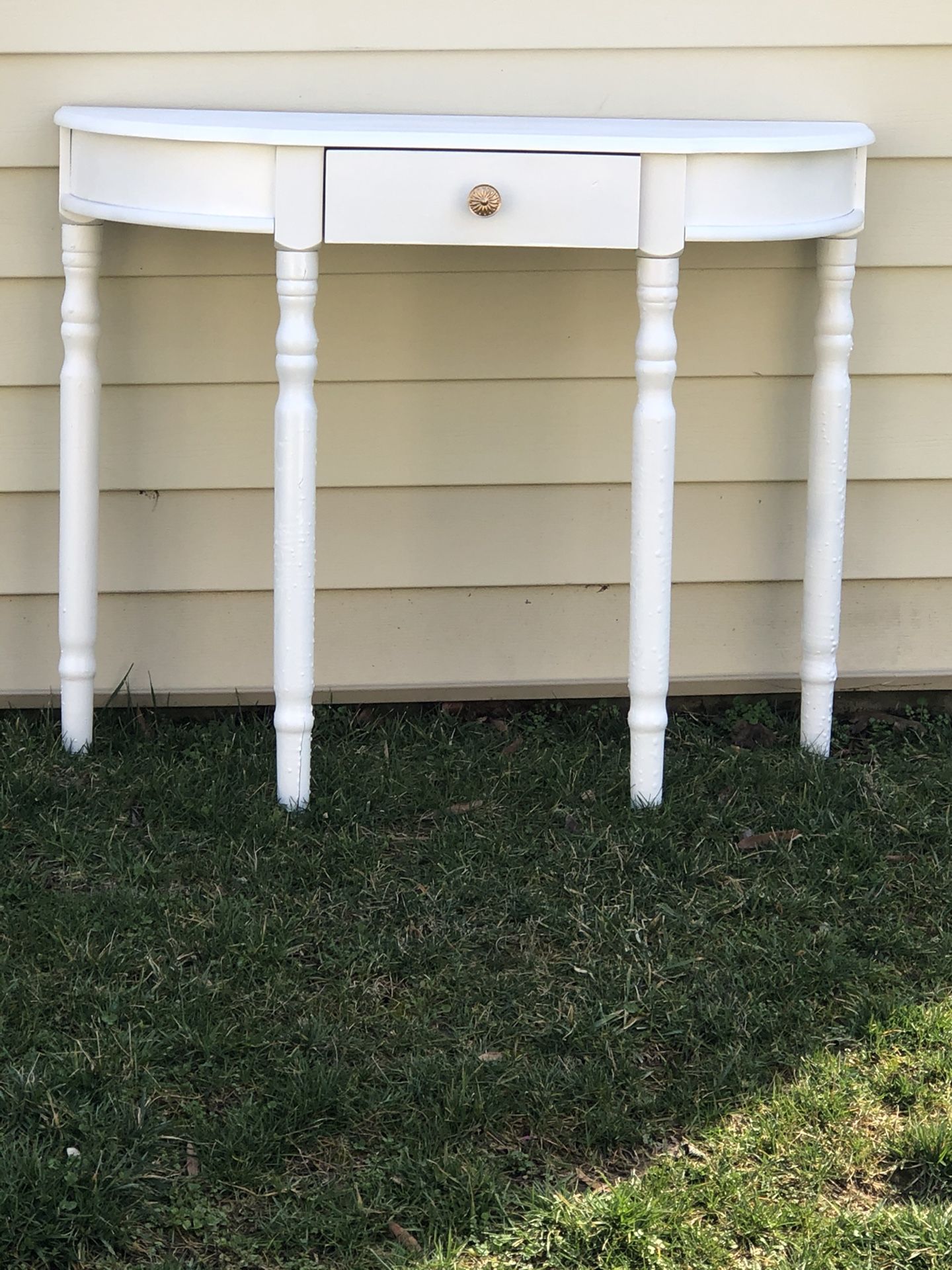 Entry way table white and gold