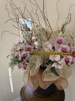 Elegant Silk Orchid Arrangement in Designer Vase – Stunning Centerpiece