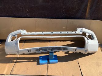 Front bumper Toyota Tacoma 2016-23