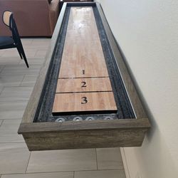 Shuffle board