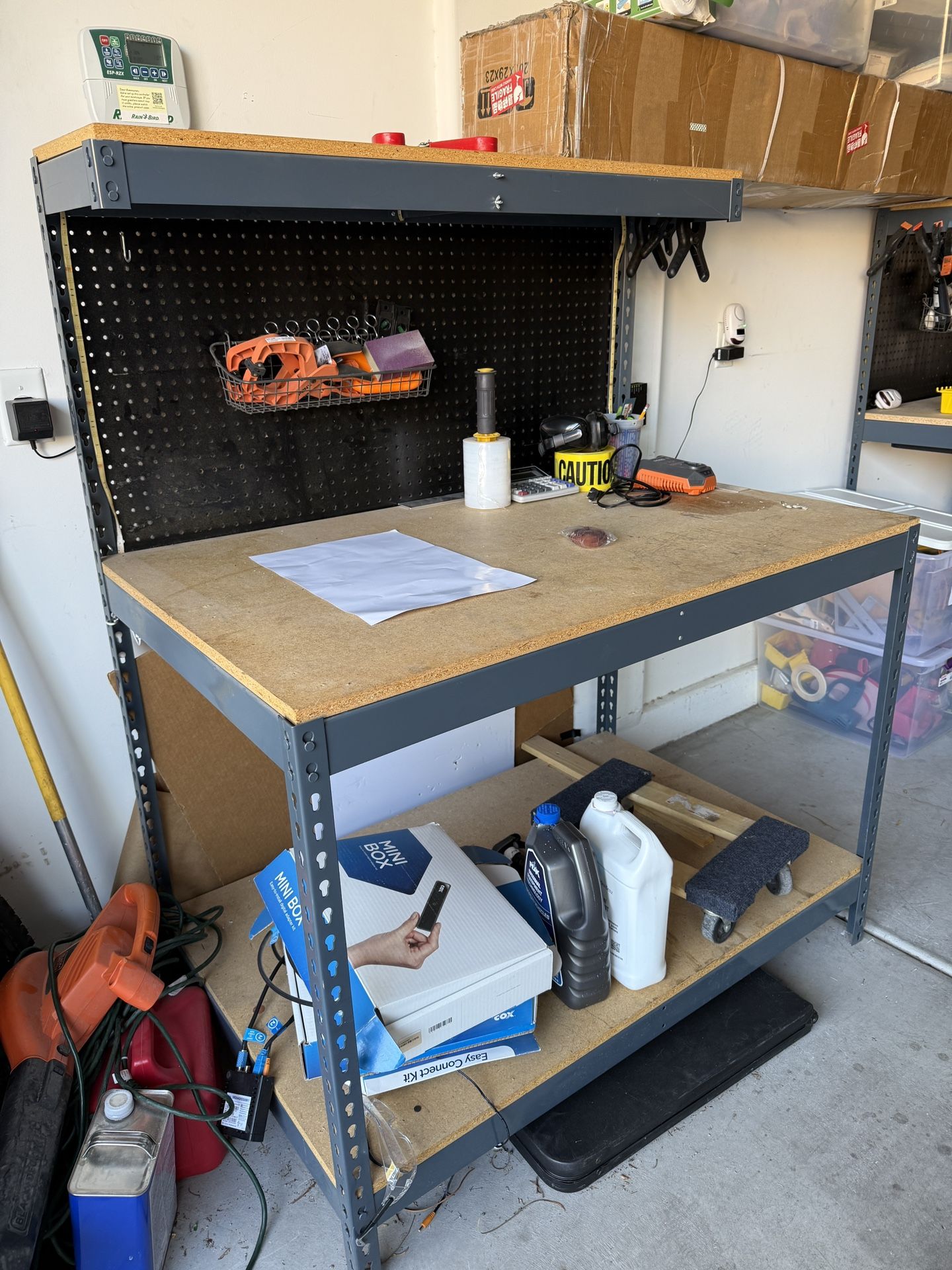 Tool Bench / Tool Shelf