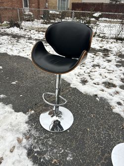Scandi Style Black Curved Adjustable Swivel Bar Stool ~ Chrome Finish Metal Base