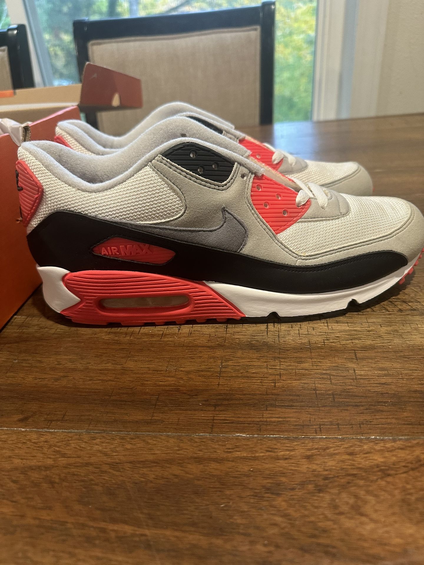 Nike Air Max 90 Classic Infared Size 9 (NEW)