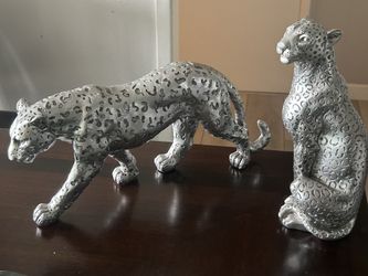 Cheetah/Leopard Table Top Statues