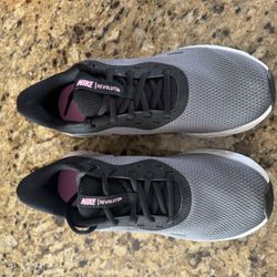 Nike Revolution 