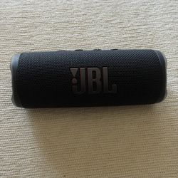 JBL Flip 6 – Like New (Pristine Condition)