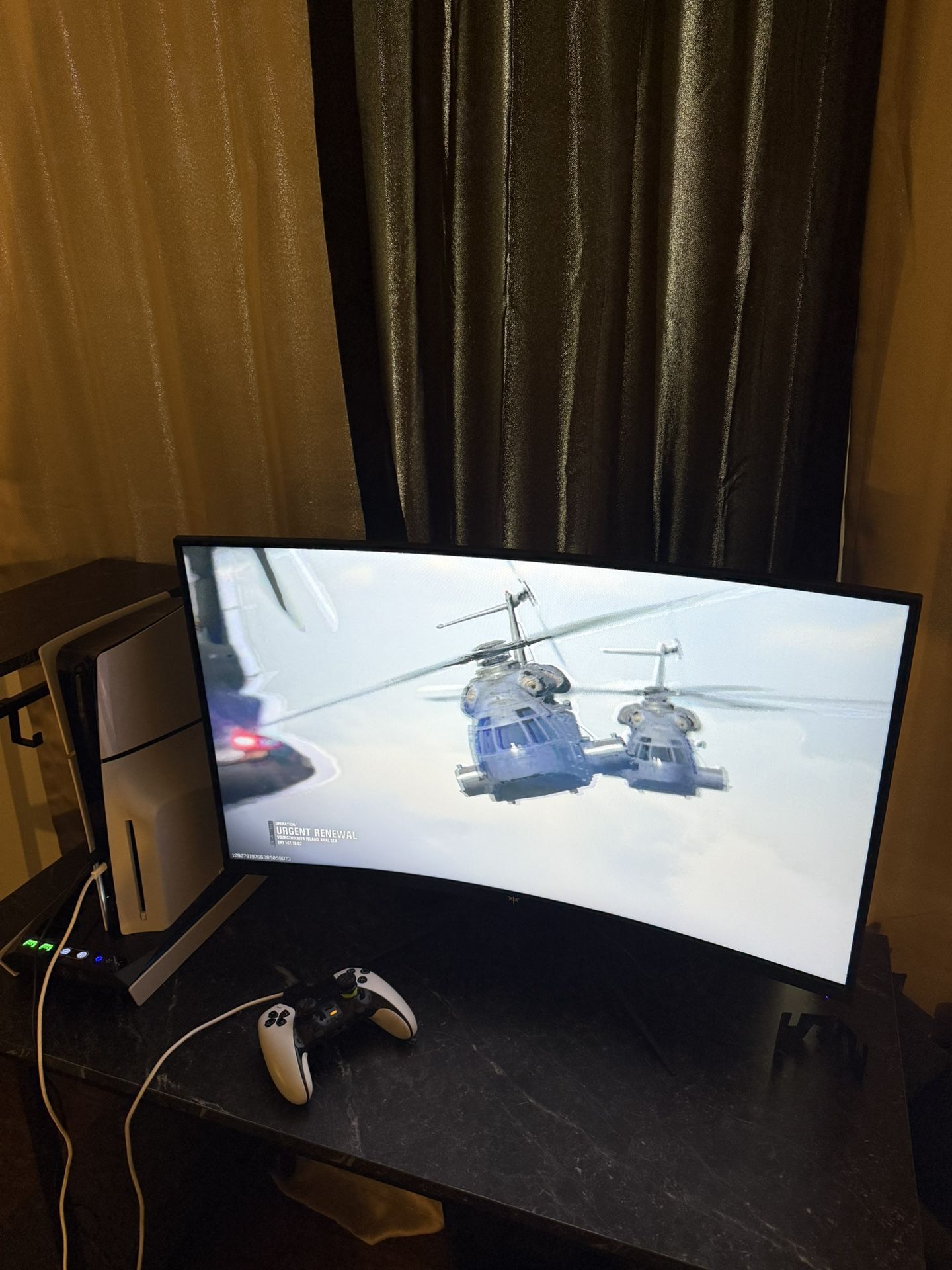 KTC 27 inch Gaming Monitor, 1440P Curved Monitor, 180Hz, 144Hz, 2K, 1500R, 1ms, FreeSync Including Gaming Table With LED lights !!!GREAT DEAL
