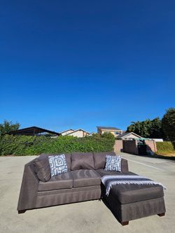 Sectional Sofa 💥 Free Delivery 💥
