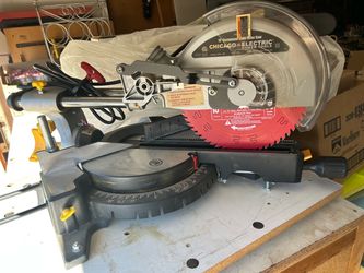 Chicago sliding compound miter saw