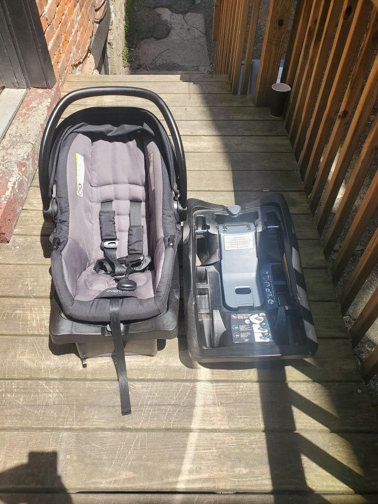 Evenflo Carseat With Extra Base