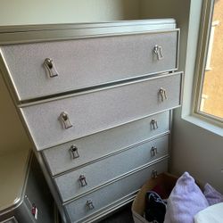 Bob’s Discount Dresser/Nightstand
