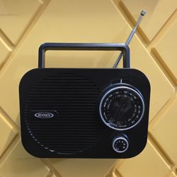 JENSEN AM/FM Portable Radio