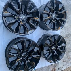 Chevy Silverado Rims 20” OEM Factory Wheels Rines New Gloss Black Powder Coated ( Exchange Available )( Cambio Disponible ) Chevy GMC Trucks SUVs 