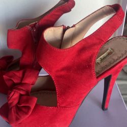 Beautiful Red Bow Heels 