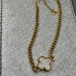 Fashion White Leaf Bracelet