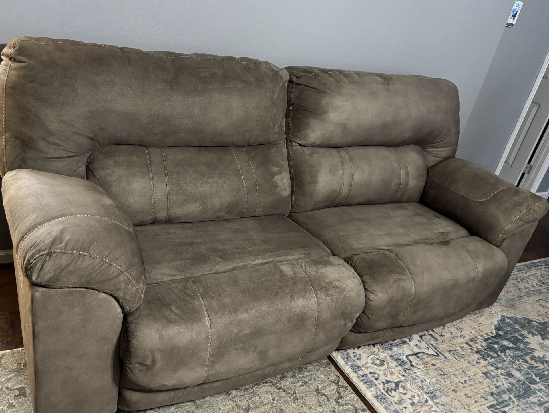 Reclining Couch/sofa