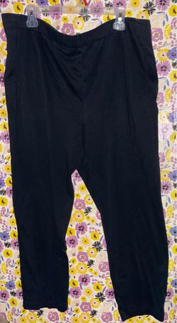Size 14 (fits 16/18) black short pants