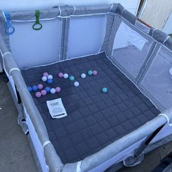 BABY PLAY YARD 