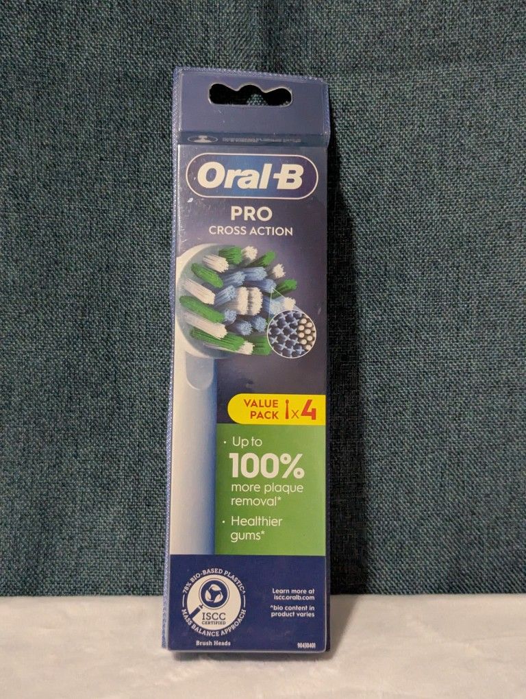 Oral-B Cross Action Replacement Brush Heads (4-Pack) - New (Package Damaged)