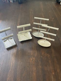 Beautiful Handpainted And Engraved Jewelry Displays 