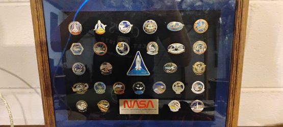 NASA OFFICIAL CREW INSIGNIAS 