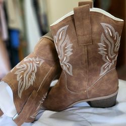 New Cowboy Boots Size 8