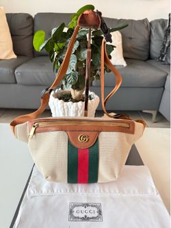 Beautiful unisex fashion trendy waist bag👌