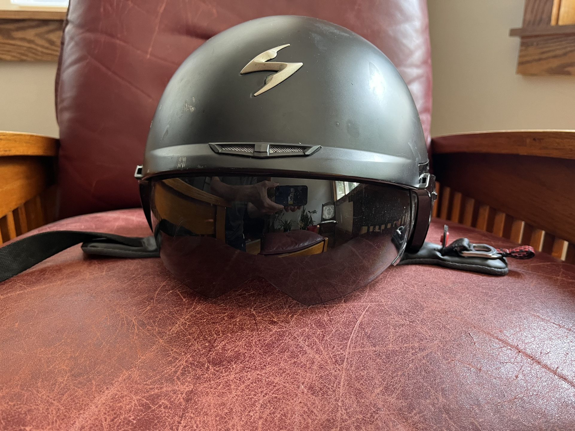 Scorpions Mens XL Motorcycle Helmet
