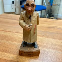 Old Wooden Dentist/Doctor Statue
