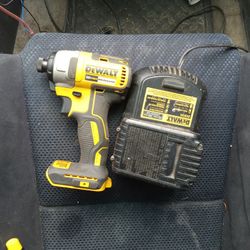Dewalt 1/4 Cordless Impact Driver