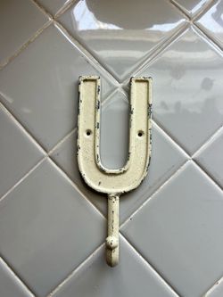 Cast iron horse shoe hook