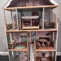 Kid kraft doll house