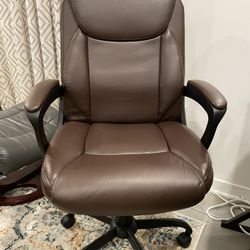 Amazon Basics Brown Padded Armrest Chair