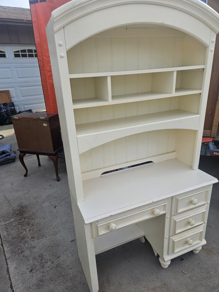 Desk / Bookshelf Combo