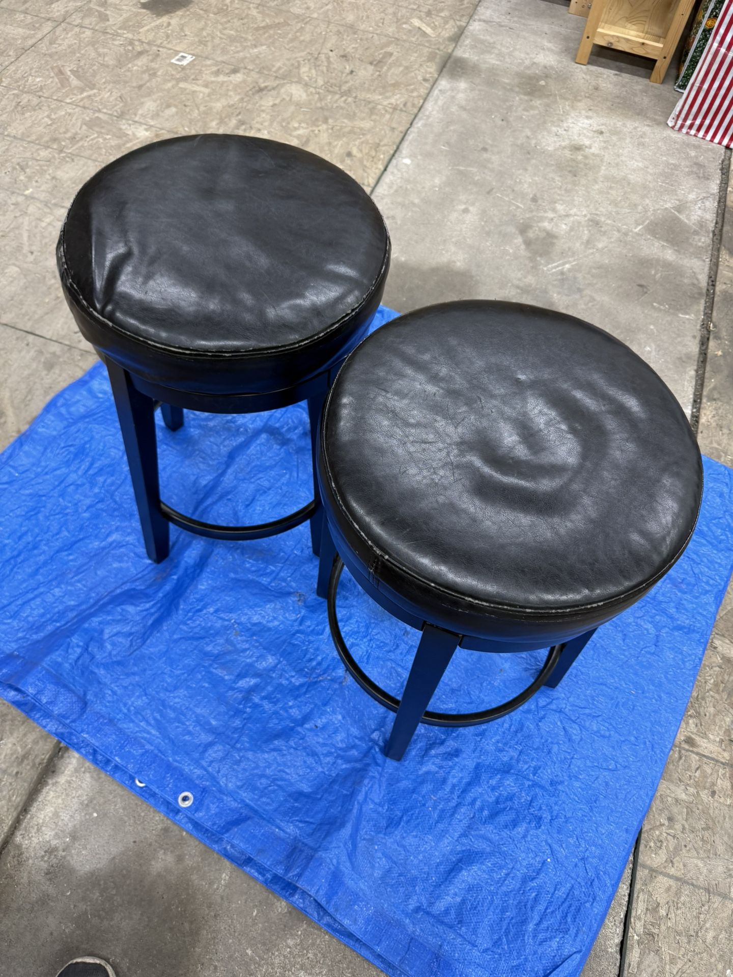 Set of 2 Black Faux Leather Bar Stools – Used