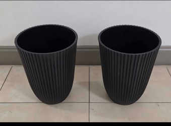 *** NEW LOW PRICE *** PAIR of 14" (Tall) Brown Textured Resin Planters @ Lasting Creations