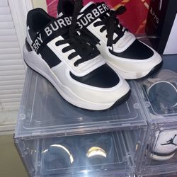 Used Burberrys Size 44/11 US