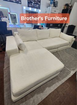 Hot Sale 🔥 Compressed Sectional White fabric. New Especial price