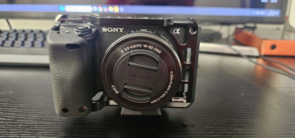 Sony A 6400 Like New With Extras!!