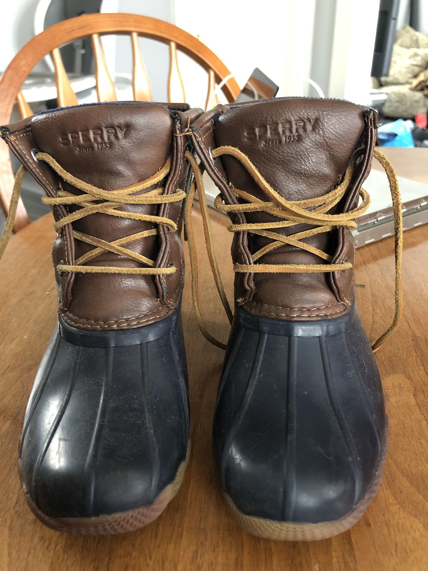 Sperry snow boots girl size 1