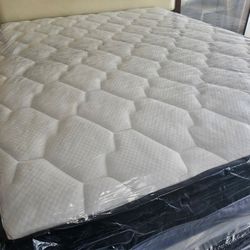 New Hybrid Queen
Mattress Only
mattresSs
12in
350 dlls free delivery
mattress only