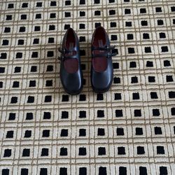 Girls Buster Brown’s