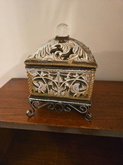 Decorative trinket box