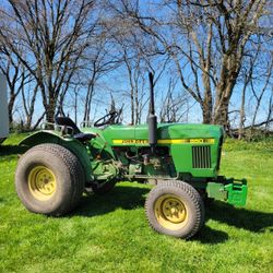 John Deere 850 Tractor